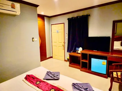 Hotel Hollywood Inn Love Patong – Photos 13